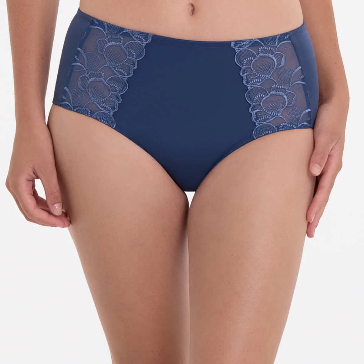 Anita - Culotte taille haute Lucia+ Bleu clair de lune – Image 2