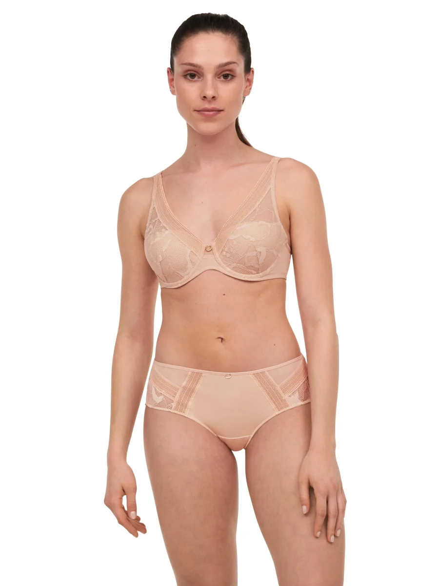 Chantelle - Soutien-gorge spacer plongeant en dentelle véritable Beige Doré – Image 4