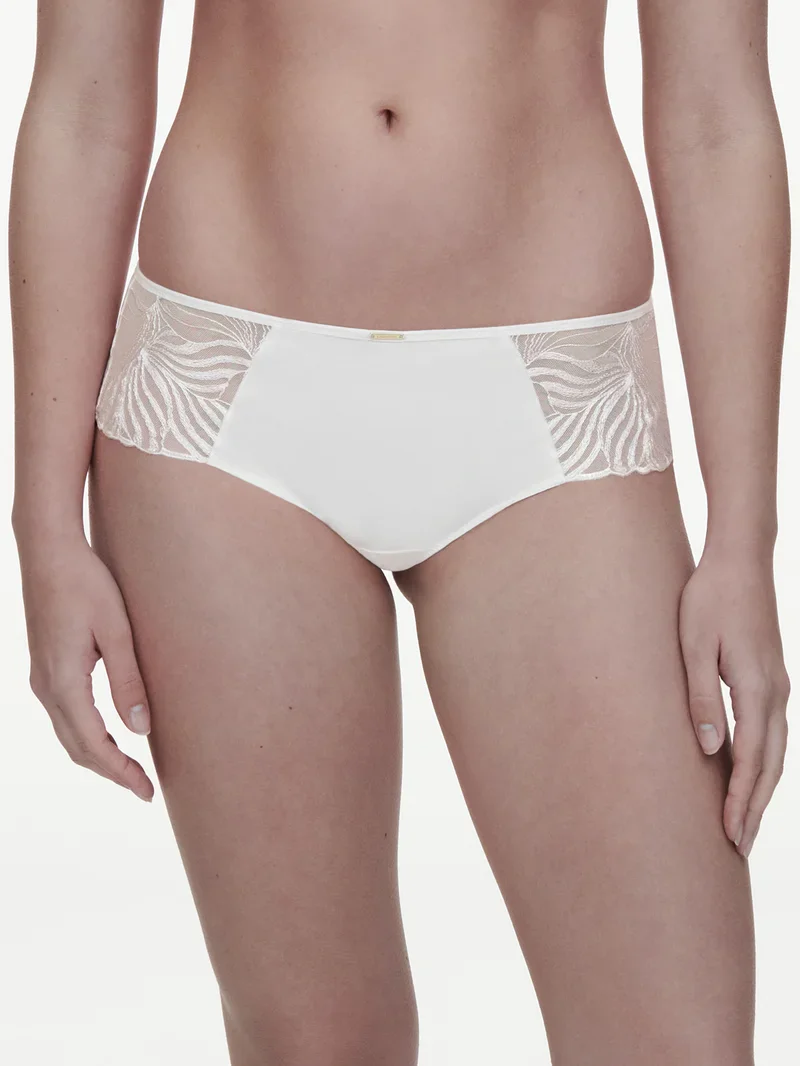 Chantelle - Legend Shorty Milk – Image 2