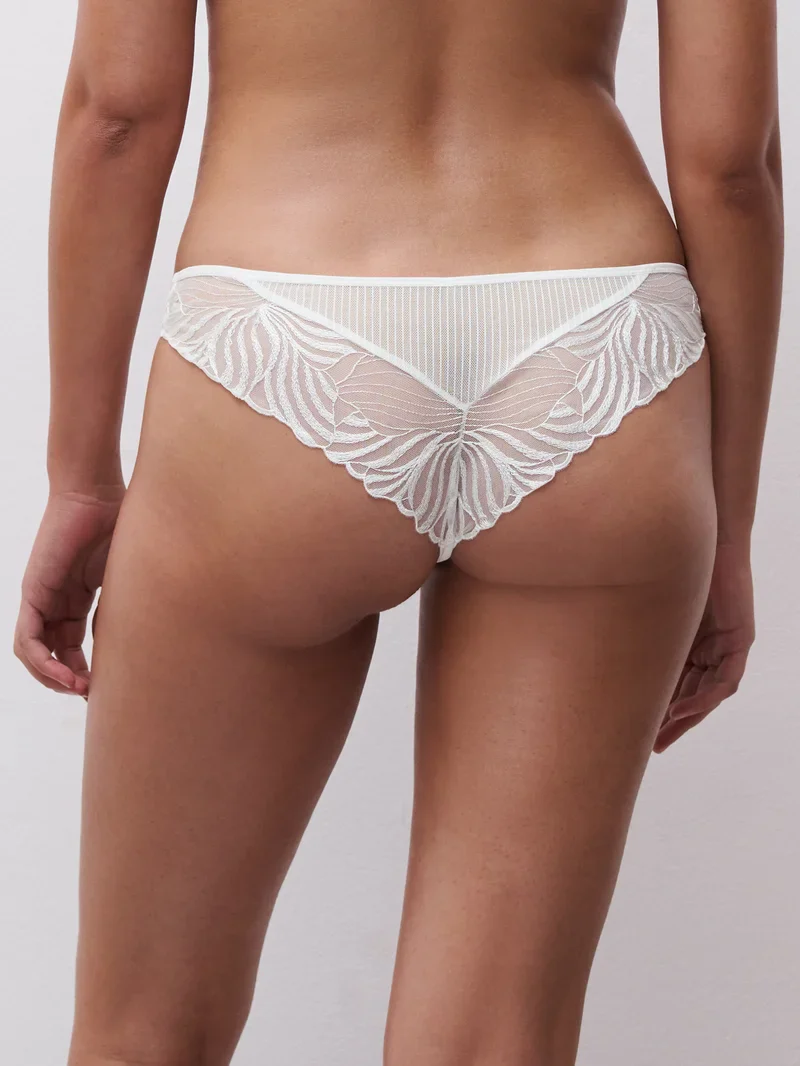 Chantelle - Legend Tanga Milk – Image 4