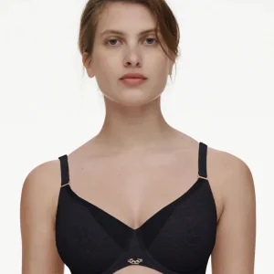 Chantelle - Soutien-gorge moulé en pure dentelle noir