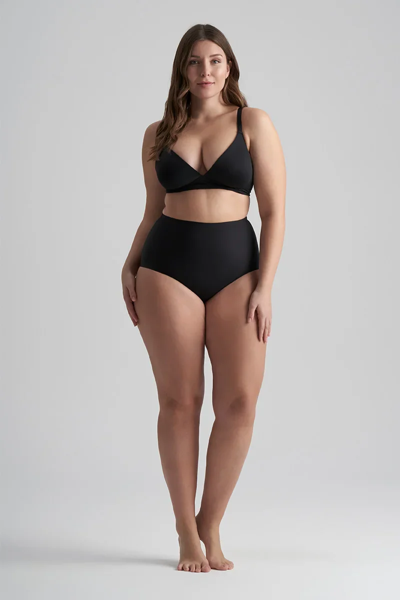ByeBra - Culotte gainante invisible à maintien léger et taille mi-haute noire – Image 4