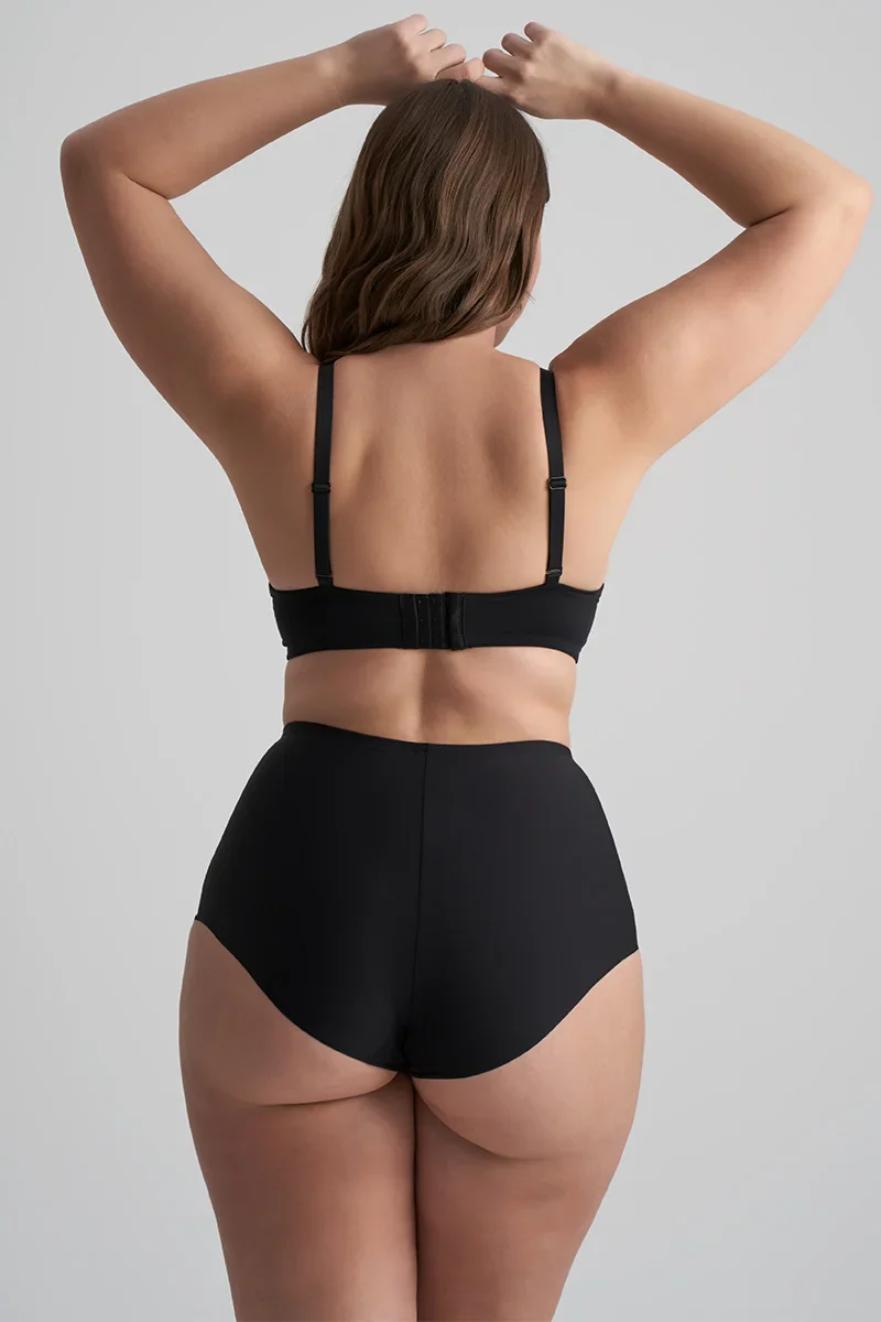 ByeBra - Culotte gainante invisible à maintien léger et taille mi-haute noire – Image 5