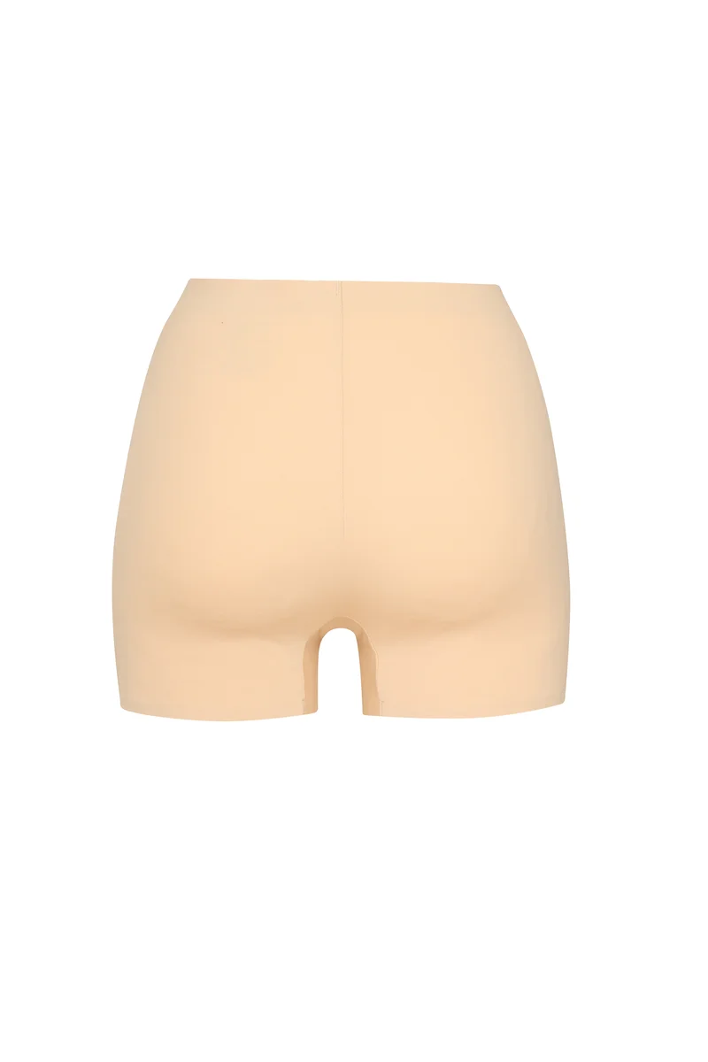 ByeBra - Culotte gainante invisible à maintien léger beige – Image 7