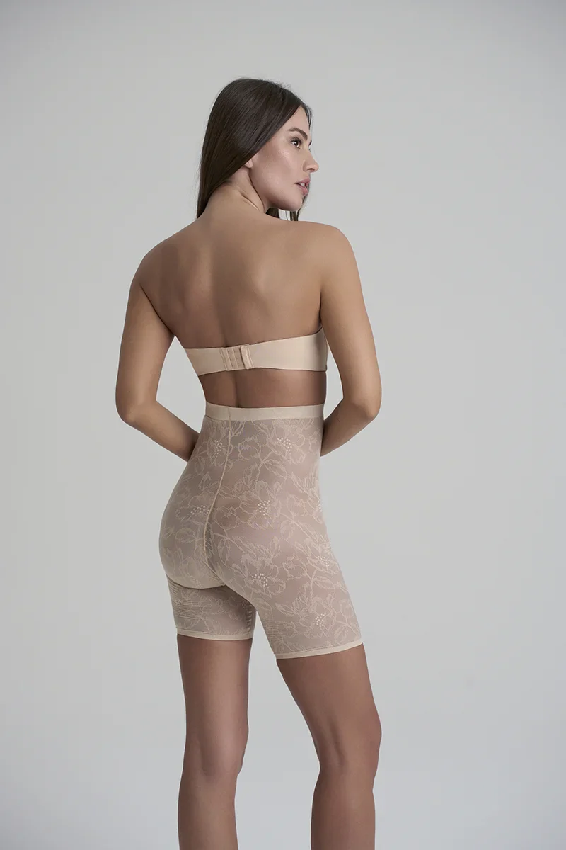 ByeBra - Short gainant en dentelle beige taille haute – Image 5