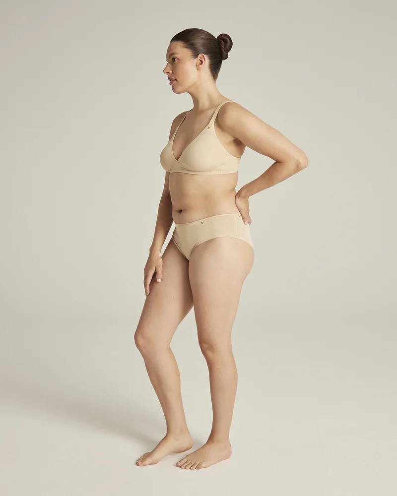 Nudea - Culotte de bikini stretch taille mi-haute couleur chair claire – Image 5