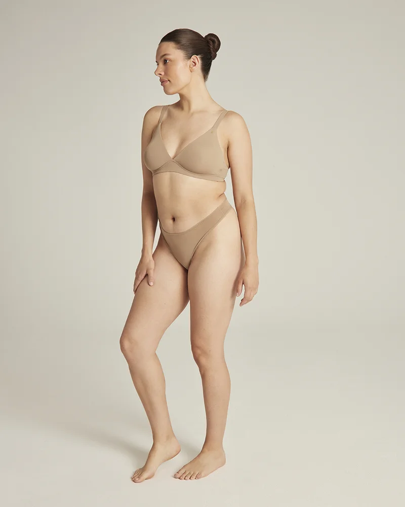 Nudea - Soutien-gorge Stretch Easy Does It Nude foncé – Image 4