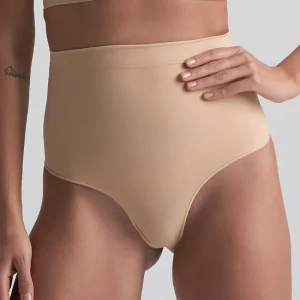 ByeBra - Culotte gainante sans coutures (maintien fort) String taille mi-haute beige au toucher doux