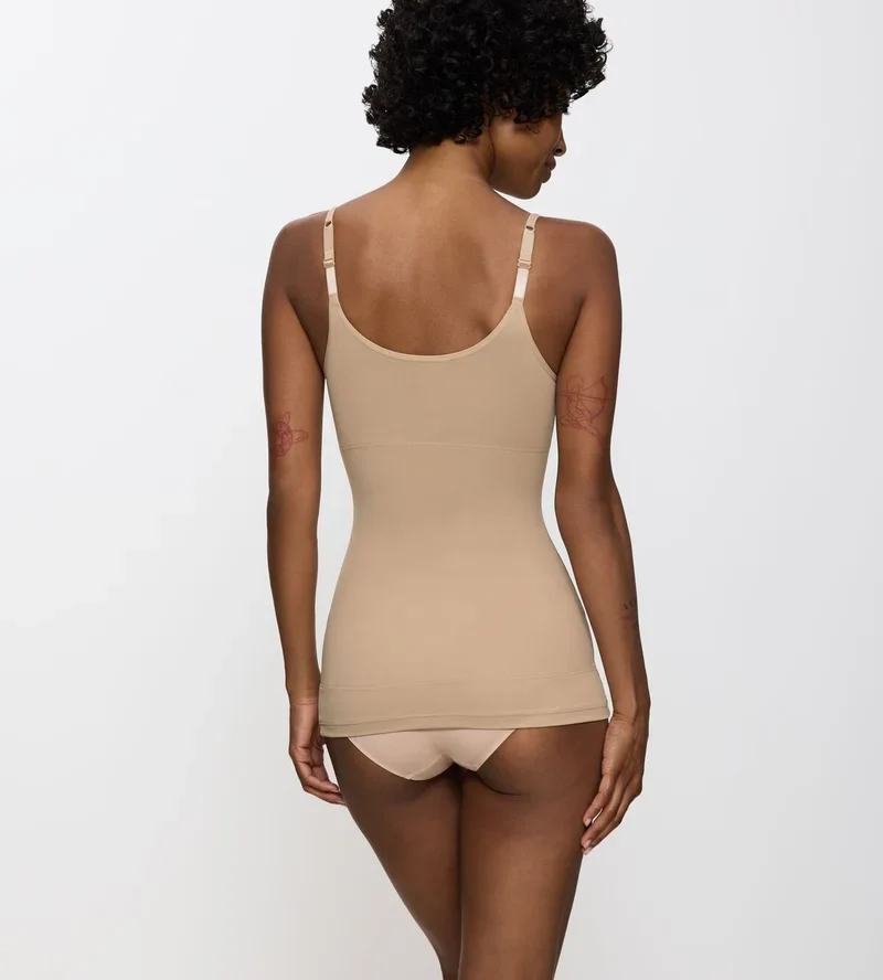 Triomphe - Haut gainant tendance pour une silhouette lisse – Image 4