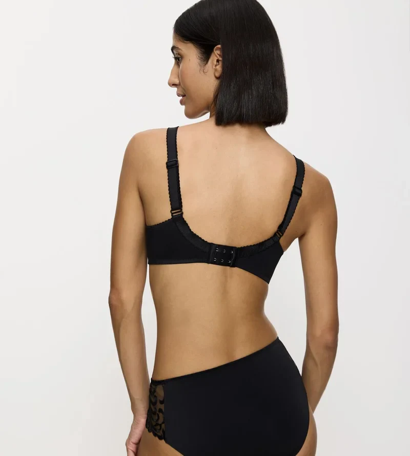 Triumph - Soutien-gorge Doreen à bonnets emboîtants noir – Image 4