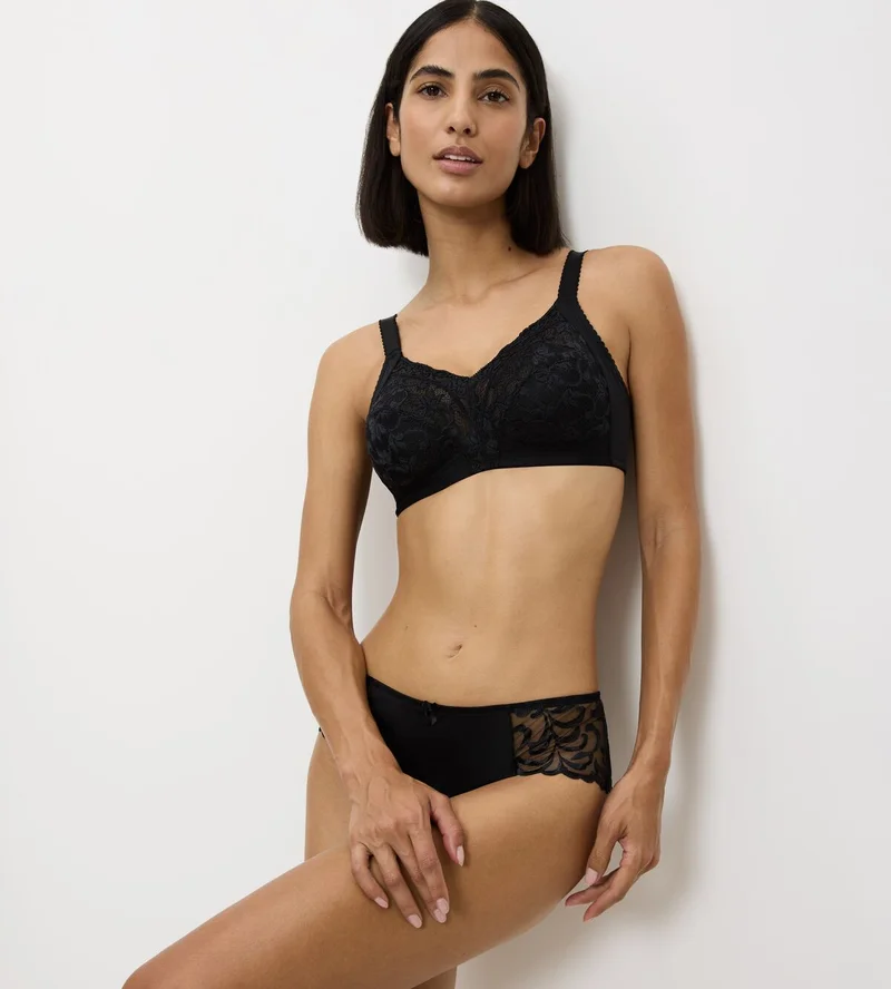 Triumph - Soutien-gorge Doreen à bonnets emboîtants noir – Image 3