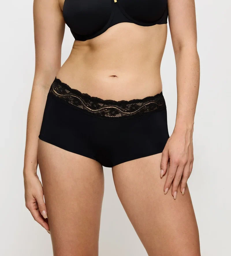 Triumph - Joli micro-short noir