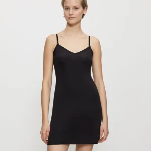 Triumph - Robe de maquillage essentielle pour le corps, noire