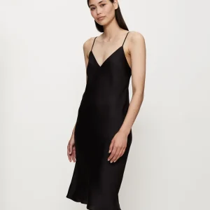 Triomphe - Nuisette longue noire, sensuelle et soyeuse