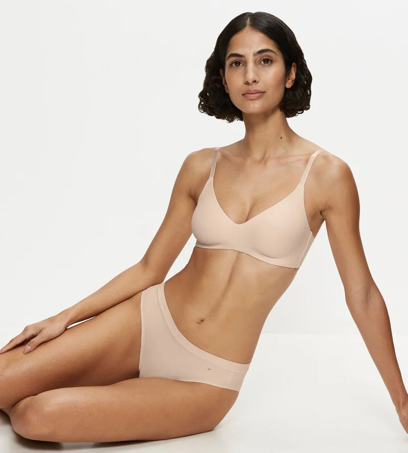 Triumph - Soutien-gorge moulé Pure Micro sans rembourrage Beige Camée – Image 3